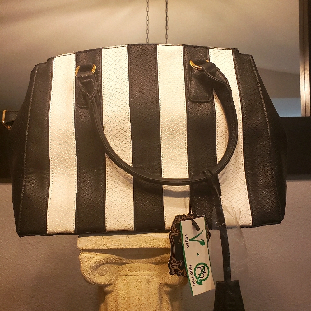 Alyssa - Black and White Textured  Bag